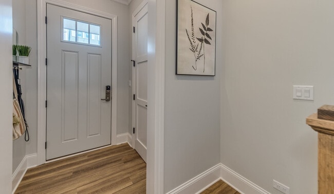 Building Photo - 1106 S Eldridge Ln