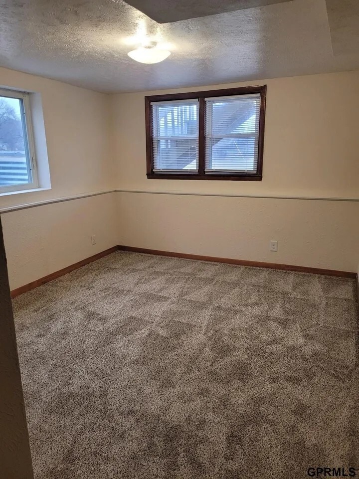 Building Photo - 910 Harrington Ave