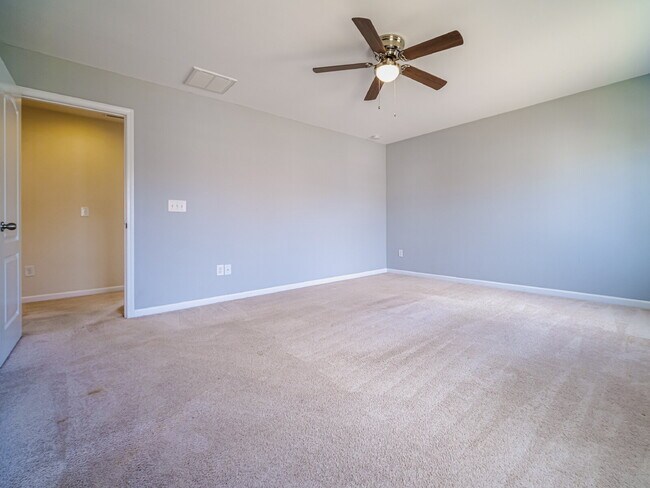 Building Photo - 1089 Wallace Lake Rd