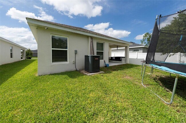 Building Photo - 355 Lily Ln