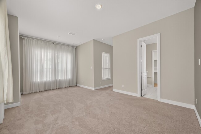 Building Photo - 4906 Tanyard Manor Dr