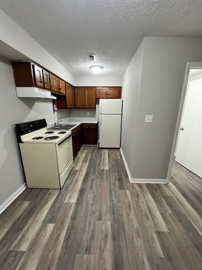 Building Photo - 2 Bedroom, 1.5 Bath Close to Berea College