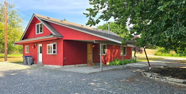 Building Photo - 3 Bedroom Home in Marysville Now Available!