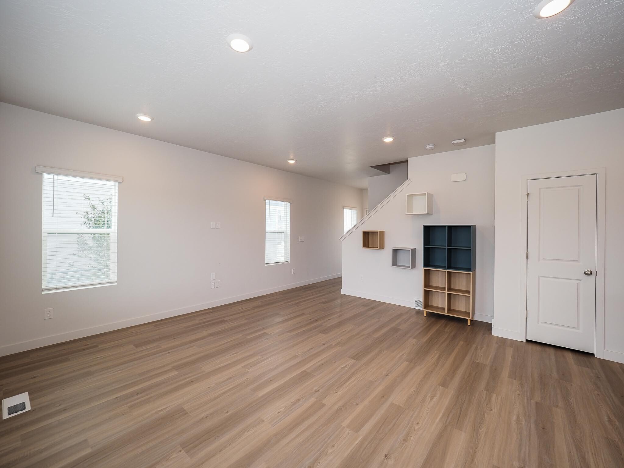 Building Photo - 1578 W Sparta Way
