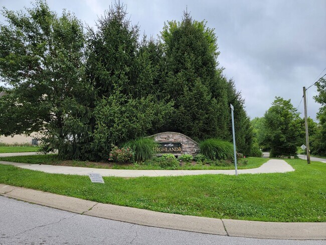 Building Photo - Single family home in The Highlands