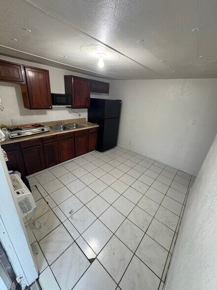 Building Photo - 1135 SW 127th Ct