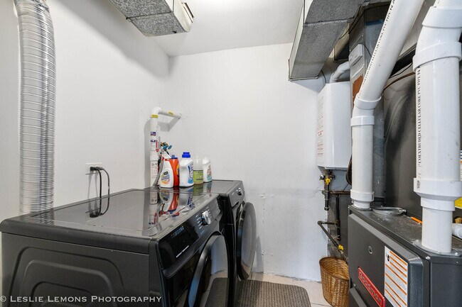 Building Photo - 685 Milton Dr