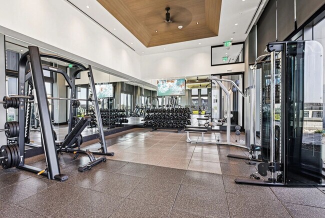 Building Photo - 550 Morse St NE