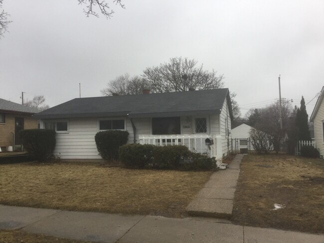 Building Photo - 3BR 1BA Single Family