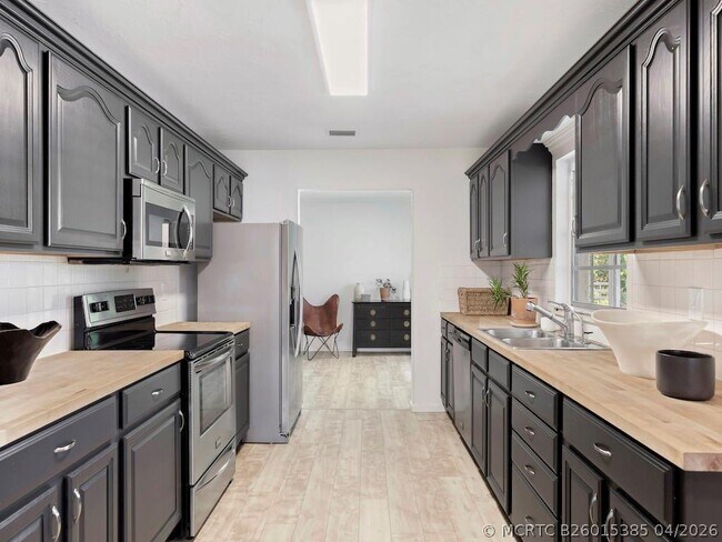 Building Photo - 8530 8th St