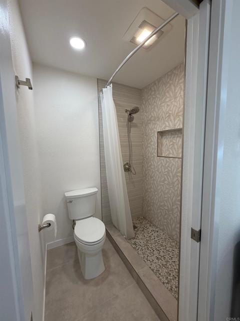 Building Photo - 860 Turquoise St