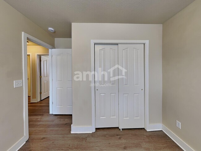 Building Photo - 617 S 375 W