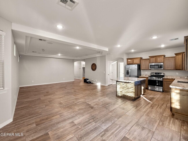 Building Photo - 5916 Hidden Acres Dr