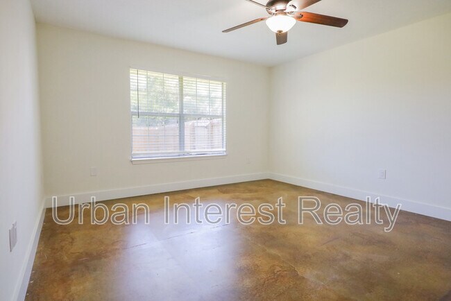 Building Photo - 4658 Sunsail Cir
