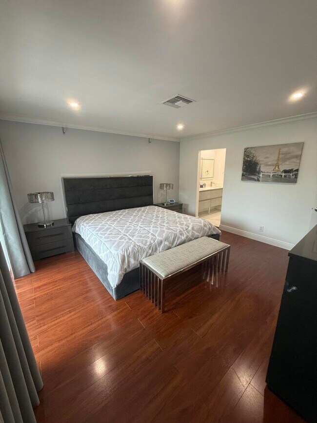 Building Photo - 12394 Westhampton Cir