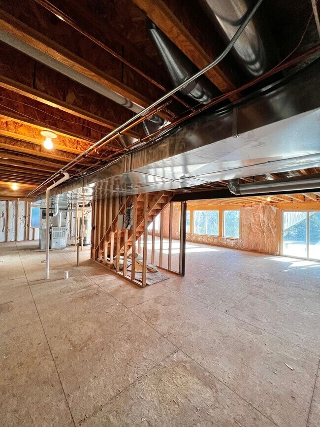 Building Photo - 4 bed, 3 bath Home in Huntington Hills Nei...