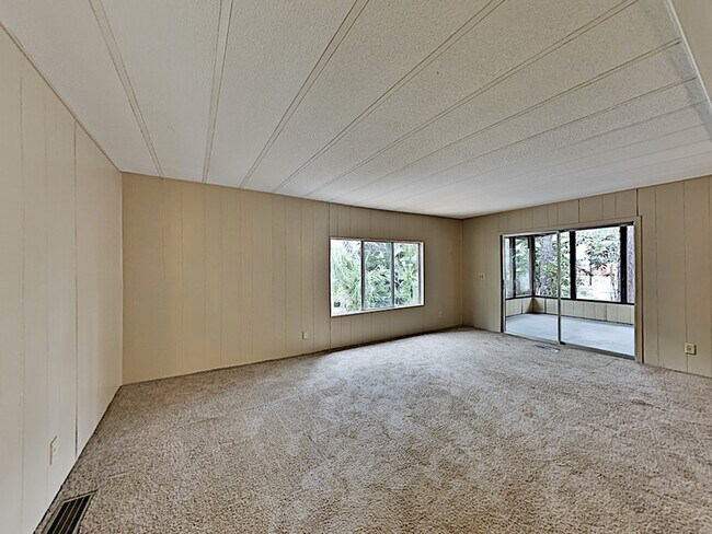 Building Photo - 532 W Plantation Blvd