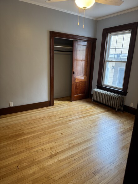 Building Photo - 671 Rimmon St