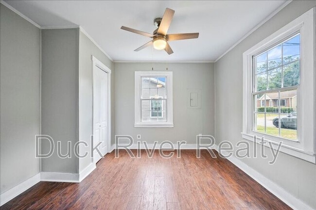 Building Photo - 509 Hardwick Ave