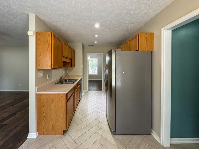 Building Photo - Charming 3 Bed 2 Bath Spring Lake Home wit...