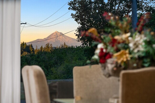 Building Photo - 3995 SW Lafollett Rd