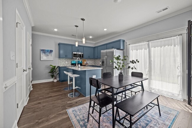 Building Photo - 510 Watauga Ave