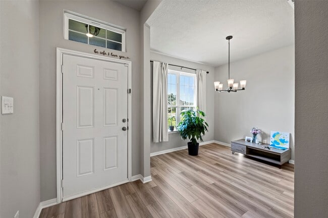 Building Photo - 428 Shoreview Dr