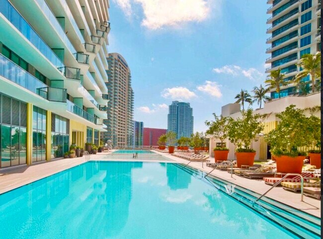 Building Photo - 1300 S Miami Ave