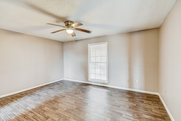 Building Photo - 233 Port S Ln