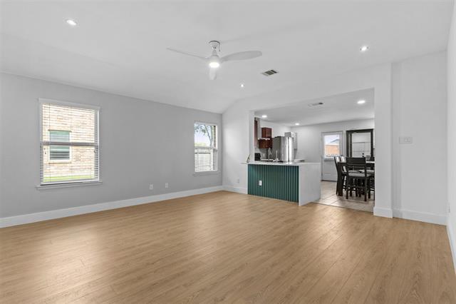 Building Photo - 257 Cyrus St