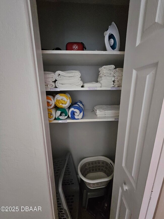 Building Photo - 62 Rivershore Dr