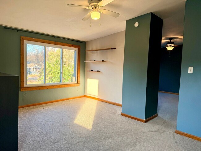 Building Photo - Charming Cape Cod Single Family with inground pool in Norfolk