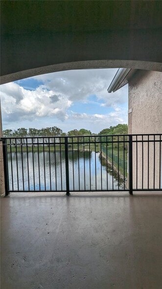 Building Photo - 151 SW 117th Ave