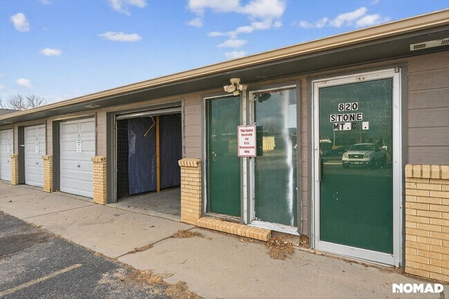 Building Photo - Charming 2BR Apartment in Windsor