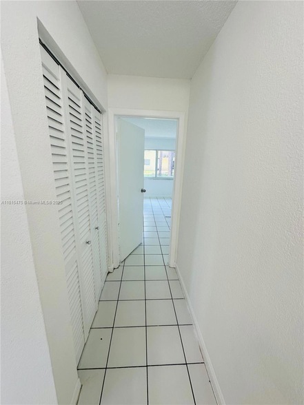 Building Photo - 505 NW 177th St