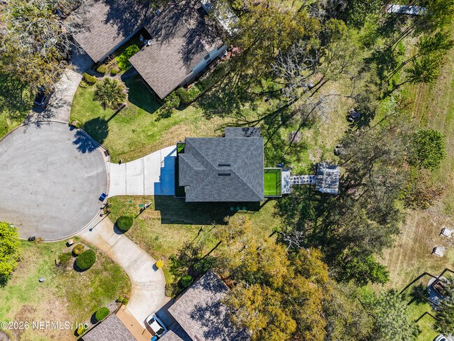 Building Photo - 2121 Broadwater Dr