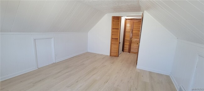 Building Photo - 3553 Sherwood Ave