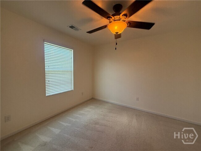 Building Photo - 426 Lions Den Dr