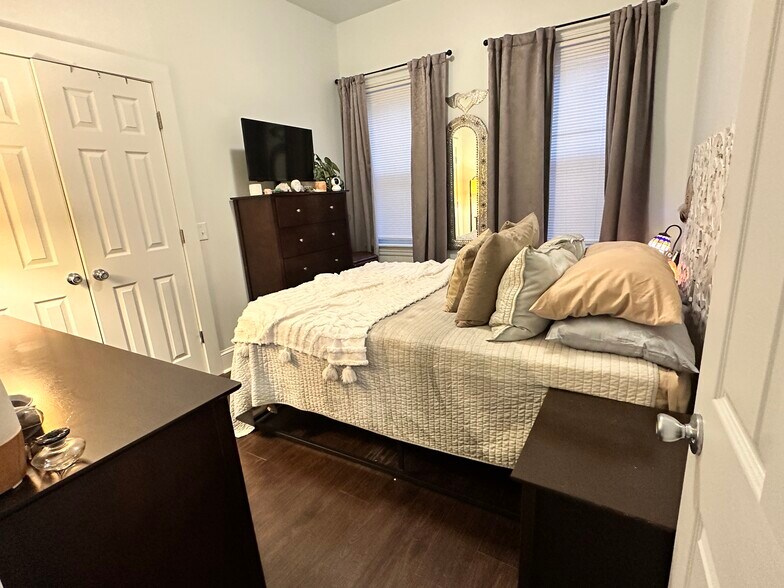 Building Photo - 85 Leonard Ave