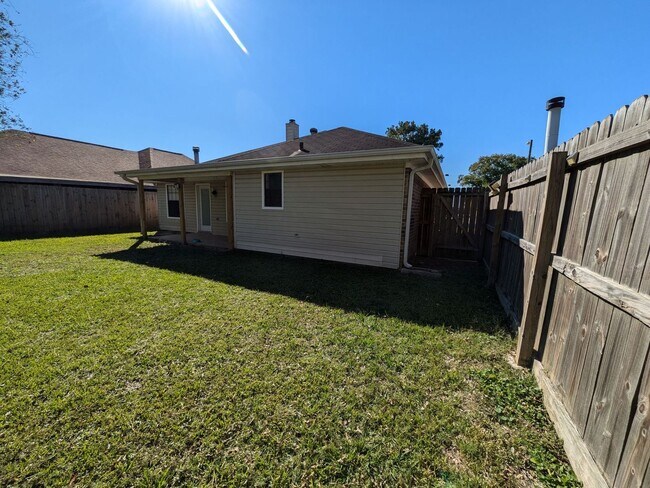 Building Photo - 3570 Briar Creek Dr