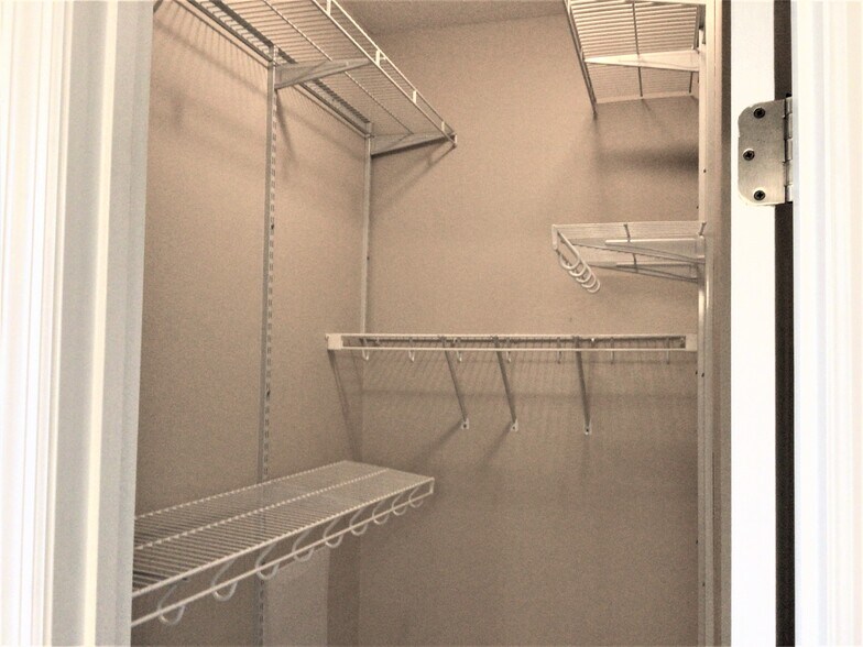 Building Photo - 4004 Knight Ave