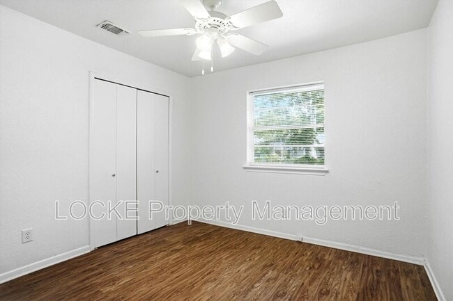 Building Photo - 924 Wisteria Way