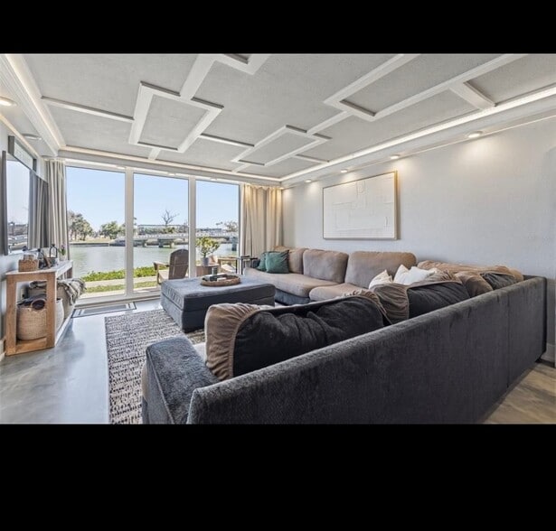 Building Photo - 7465 Bay Island Dr S