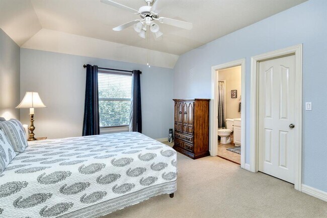 Building Photo - 1800 Bluffwood Pl