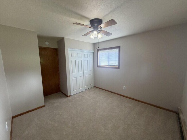 Building Photo - Beautiful 1-bed, 1-bath condo in Roseville