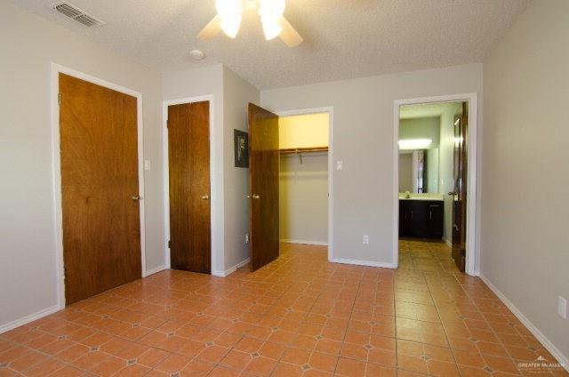 Building Photo - 1022 W Violet Dr