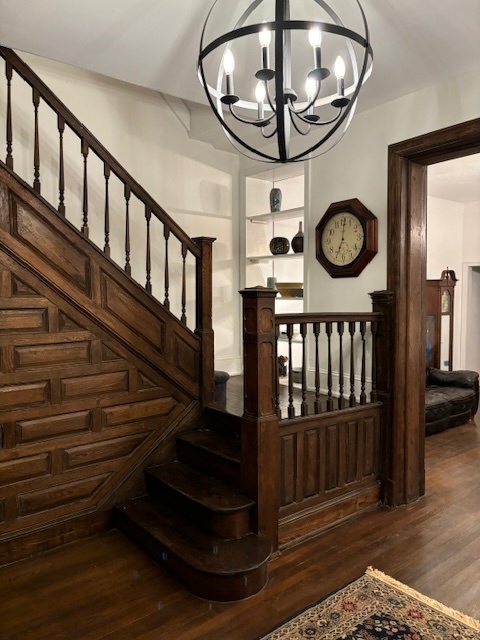 Common area: / entrance hall - 2909 13th St NW
