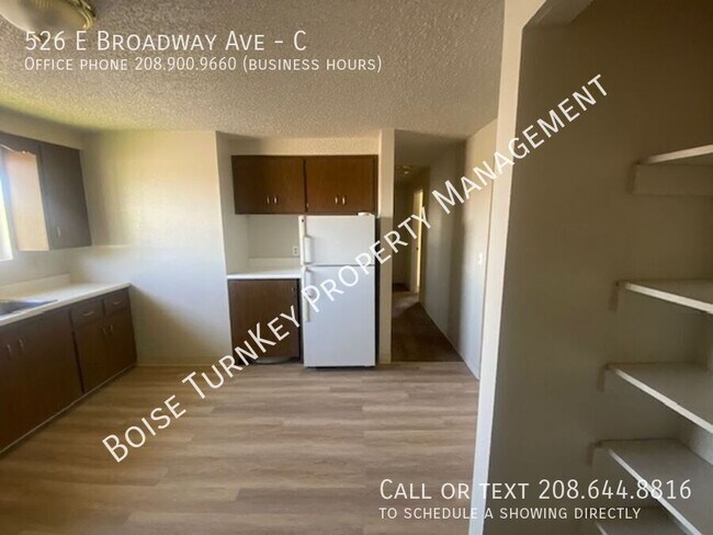 Primary Photo - 526 E Broadway Ave