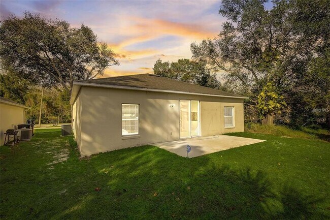 Building Photo - 10640 Sun Villa Blvd