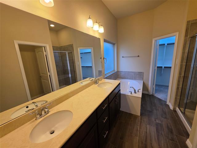 Building Photo - 2021 Milano Ln